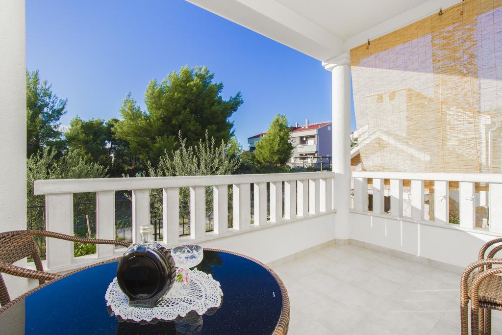 Apartments Srdarev Pencov Vodice Room photo