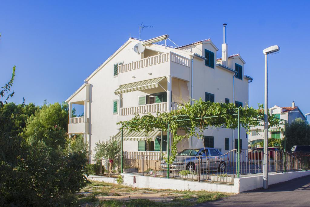 Apartments Srdarev Pencov Vodice Exterior photo